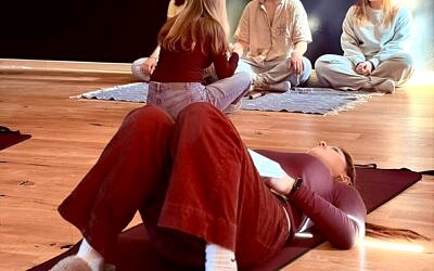 Teatro dienai paminėti – performansai